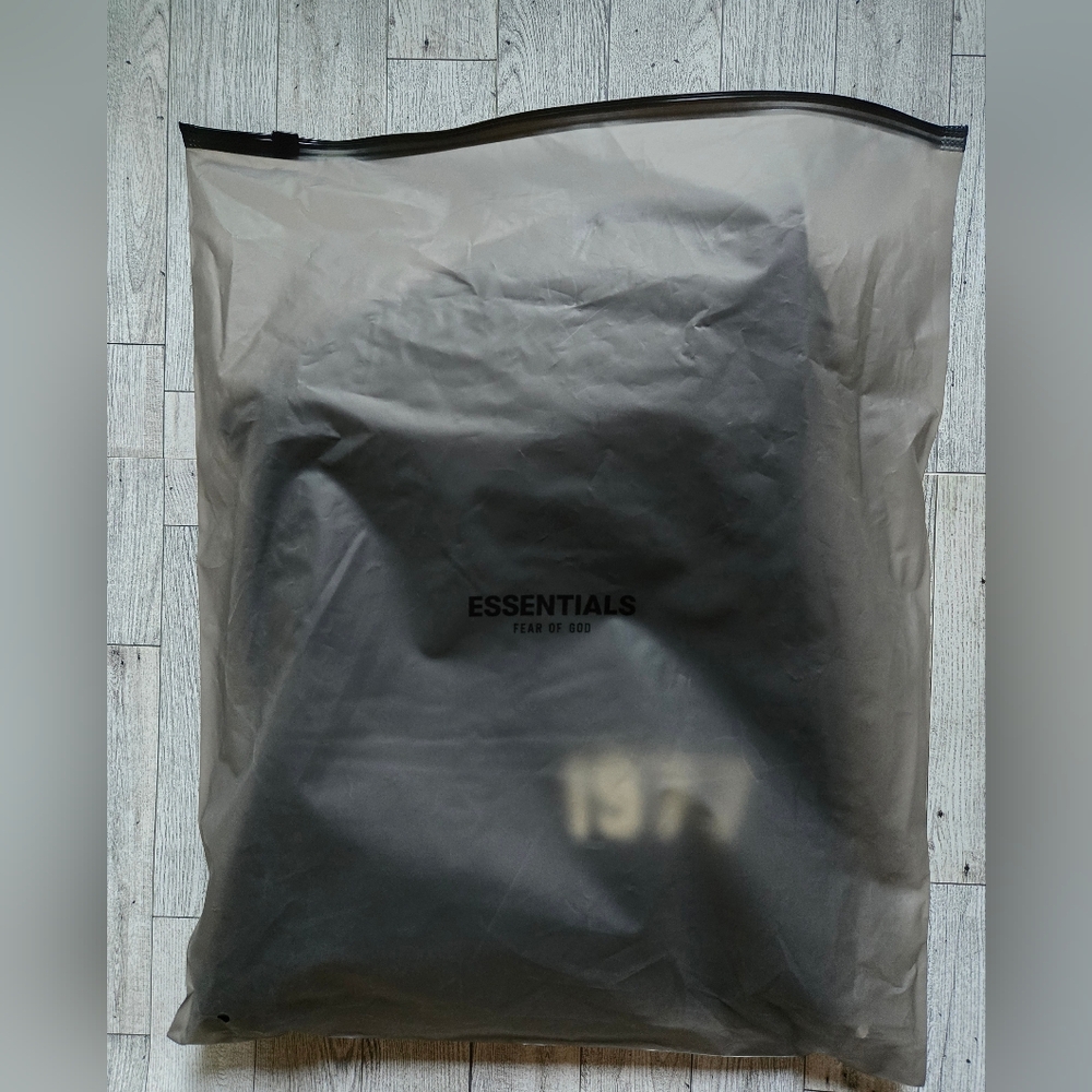 Fear Of God Essentials 1977 Iron Shorts - Picture 5 of 6